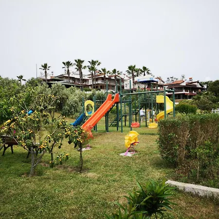 Vakantiehuis Guendogdu Tatil Sitesinde Dubleks Villa Side
