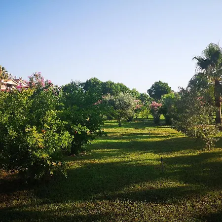 Guendogdu Tatil Sitesinde Dubleks Villa Vakantiehuis